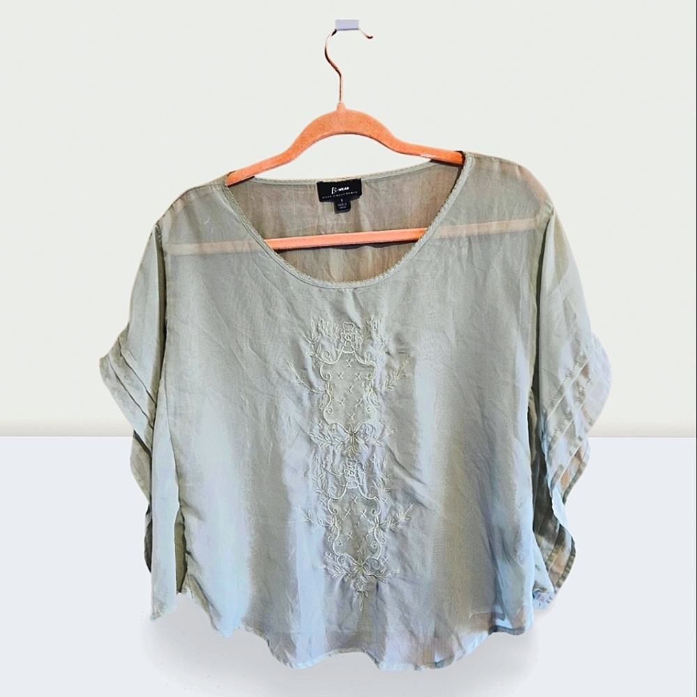 B Wear Byer California Mint Green Sheer Top Women Small Short Sleeve Embroidered